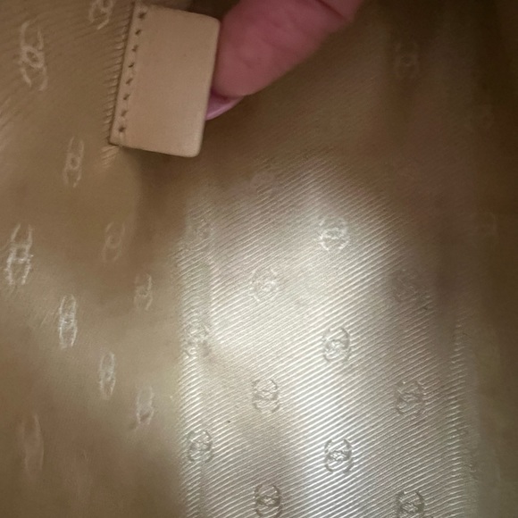 Chanel CC crossbody zip clutch - Picture 9 of 15